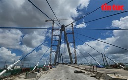 Hợp long cầu Mỹ Thuận 2 sớm một tháng so với mục tiêu