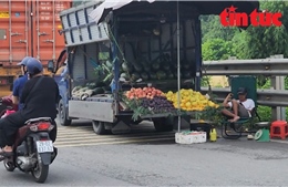 Công an quận Hoàng Mai xử lý &#39;chợ lưu động&#39; theo phản ánh của báo Tin tức 