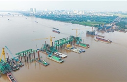 Cầu Trần Hưng Đạo 'tăng tốc' vượt lũ về đích