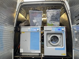 Máy giặt và phòng tắm di động dành cho người vô gia cư ở Brussels
