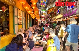 ‘Cà phê đường tàu’ Hà Nội lại tấp nập khách sau 2 ngày bị giải tỏa