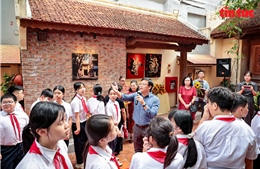 Triển lãm ‘Sắc son’ đánh thức không gian văn hóa đình Hà Vĩ 
