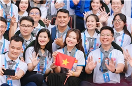 Thanh niên Việt Nam rèn tâm trong, luyện trí sáng, xây lực cường noi gương Bác Hồ