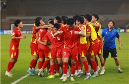 Hé lộ chỉ đạo đầy bất ngờ của HLV Kim Sang Sik trước hiệp phụ, giúp U23 Việt Nam thắng thuyết phục UAE