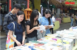 Tháo gỡ ‘điểm nghẽn’ để ngành sách bước vào công nghiệp văn hóa