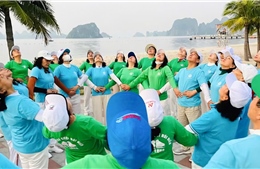 Dược sĩ trẻ mang tiếng cười xoa dịu bệnh nhân ung thư