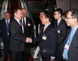 Thủ tướng Liên bang Nga Dmitry Medvedev bắt đầu thăm chính thức Việt Nam
