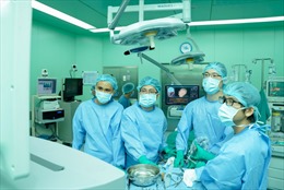 Phẫu thuật kết hợp nội soi và vi phẫu điều trị các u sàn sọ phức tạp