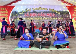 Gần 800 người tham gia màn đại Dậm thuông tại Lễ hội cầu mùa của dân tộc Tày