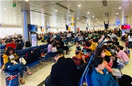 Lượng người về quê ăn Tết tại sân bay Tân Sơn Nhất đã giảm