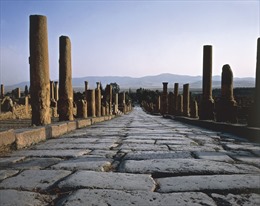 Sự thật đáng kinh ngạc về những con đường cổ trên thế giới