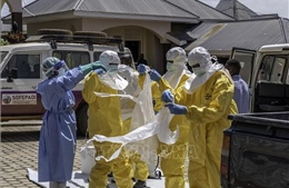 Quốc tế khẩn cấp tăng viện trợ giúp CHDC Congo chống Ebola