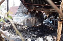 Cháy rụi một cơ sở tái chế phế liệu tại tỉnh Bình Dương