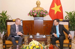     Phó Thủ tướng Phạm Bình Minh tiếp Đại sứ Anh Gareth Ward