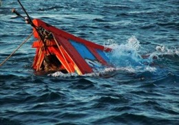 Khẩn cấp lập đoàn công tác xác minh thông tin tàu cá với 10 lao động bị chìm