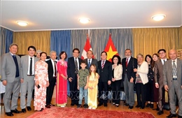 Phó Thủ tướng Trương Hòa Bình gặp gỡ kiều bào tại Thụy Sĩ nhân dịp Tết Cộng đồng