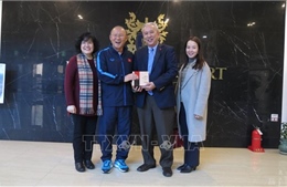 Đại sứ Việt Nam tại Hàn Quốc thăm hỏi động viên đội tuyển U23
