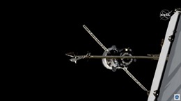 Tàu vận tải vũ trụ của Nga &#39;cập bến&#39; ISS