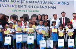 Phó Chủ tịch nước Đặng Thị Ngọc Thịnh thăm, tặng quà thiếu nhi Quảng Nam