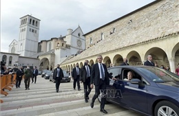 Một số thành viên Đội Cận vệ của Tòa thánh Vatican mắc COVID-19