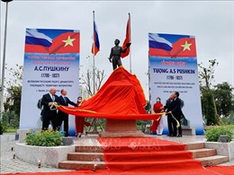 Khánh thành tượng đài Đại thi hào Nga Pushkin tại Hà Nội