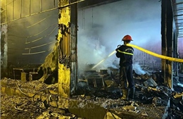 Cháy phòng trà tại TP Vinh làm 6 người tử vong