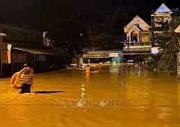 Mưa lớn gây ngập sâu diện rộng ở Bình Phước, có nơi nước dâng cao 2m