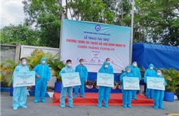 TP Hồ Chí Minh: Trao tặng 10.000 túi thuốc hỗ trợ bệnh nhân cách ly, theo dõi điều trị tại nhà