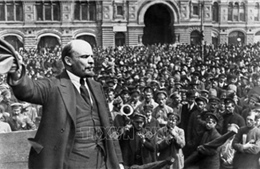 Cách mạng Tháng Mười Nga: Ánh sáng của tự do và chiến thắng