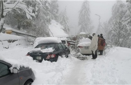 Pakistan: Bão tuyết khiến khoảng 20 người mắc kẹt trong xe thiệt mạng
