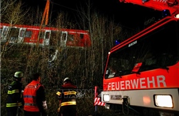 Đức: Hai đoàn tàu đâm trực diện khiến ít nhất 15 người thương vong