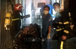 Hà Nội: Kịp thời giải cứu 3 người mắc kẹt trong đám cháy