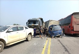 Hai vụ tai nạn giao thông trên cao tốc Nội Bài - Lào Cai khiến 4 người bị thương