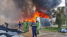 Cháy lớn tại Cụm công nghiệp Nhơn Bình, Bình Định
