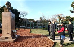 Tôn vinh Chủ tịch Hồ Chí Minh tại Argentina