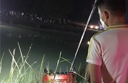 Tây Ninh: Xe ô tô lao xuống kênh Đông trong đêm khiến một người tử vong