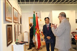 Khai mạc triển lãm ảnh và trưng bày giới thiệu hàng hóa Việt Nam tại Algeria