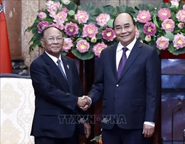 Chủ tịch nước Nguyễn Xuân Phúc tiếp Chủ tịch Quốc hội Campuchia Heng Samrin