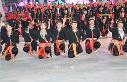 Lễ hội Quế Văn Yên (Yên Bái): Rực rỡ sắc màu &#39;Người Dao xuống phố&#39;