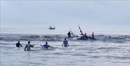 Quảng Bình: Hỗ trợ ngư dân gặp tai nạn trên biển