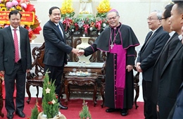 Phó Chủ tịch Quốc hội Trần Thanh Mẫn chúc mừng Giáng sinh tại Huế