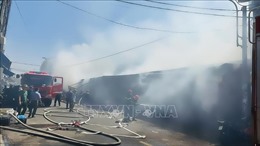 Đồng Nai: Cháy 8 ki-ốt hàng hóa tại chợ Long Khánh