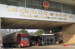 Nông sản là hàng xuất nhập khẩu chính qua cửa khẩu Lào Cai