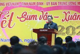 Thủ tướng dự Chương trình &#39;Tết Sum vầy - Xuân gắn kết&#39; tại Nam Định