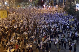 Hàng chục nghìn người Israel tiếp tục biểu tình bất chấp an ninh siết chặt