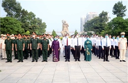 TP Hồ Chí Minh: Dâng hoa, dâng hương tưởng niệm các anh hùng Liệt sỹ
