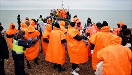 Vụ lật thuyền ở eo biển Manche: Một thanh niên bị buộc tội ngộ sát