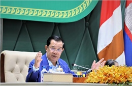 SEA Games 32: Thủ tướng Campuchia gặp thân mật các vận động viên chủ nhà