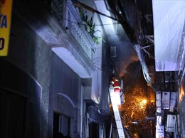 Vụ cháy chung cư mini ở Hà Nội: Kịp thời cứu hộ nhiều người dân bị mắc kẹt 