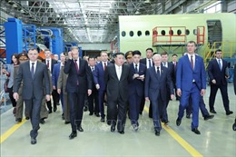 Nhà lãnh đạo Triều Tiên thăm một nhà máy sản xuất máy bay của Nga
